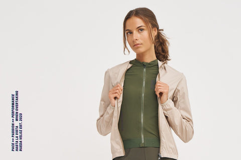 WOMEN'S JACKETS & GILETS