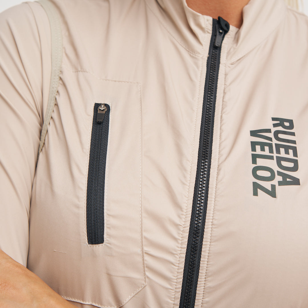 WOMEN'S JACKETS & GILETS