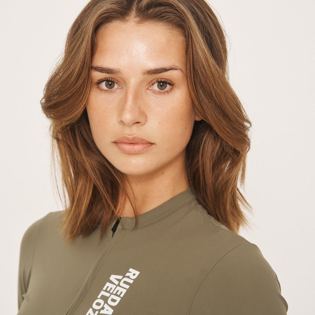 WOMEN'S JERSEYS