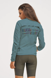 Verde azulado
